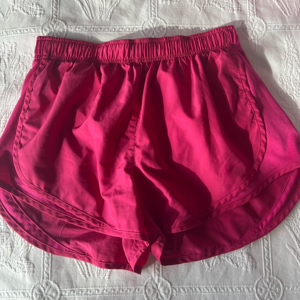 women’s Nike tempo, shorts, size medium pink